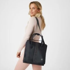 B Vertigo Grooming Tote Bag - Dark Navy -Saddle Shop 602687 800 800